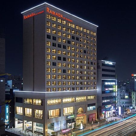 Ramada By Wyndham Daejeon Hotell Exteriör bild