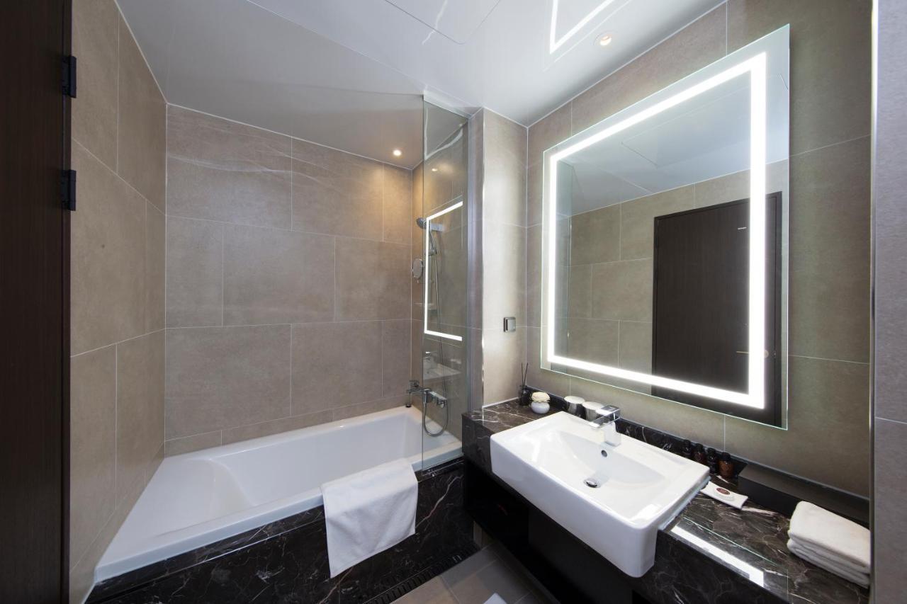 Ramada By Wyndham Daejeon Hotell Exteriör bild