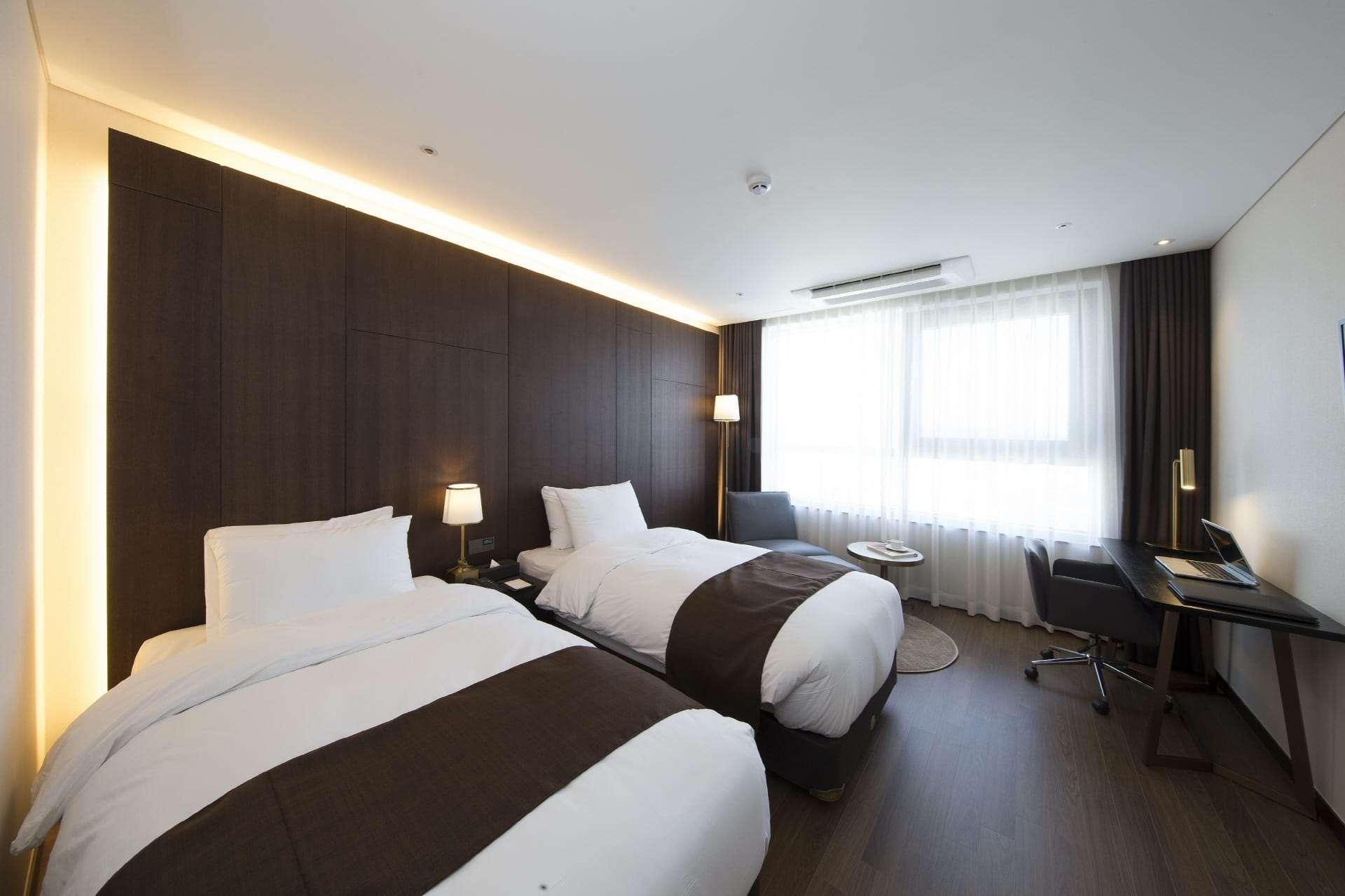 Ramada By Wyndham Daejeon Hotell Exteriör bild