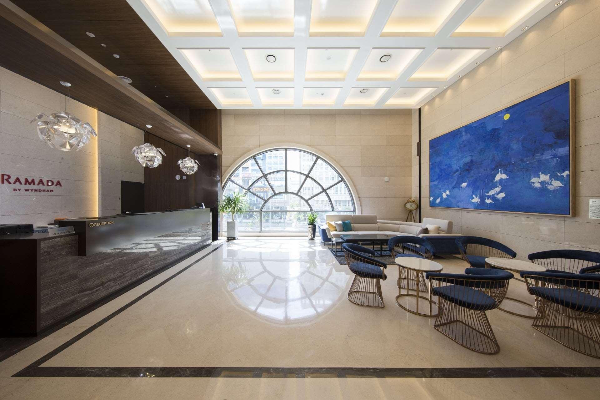 Ramada By Wyndham Daejeon Hotell Exteriör bild