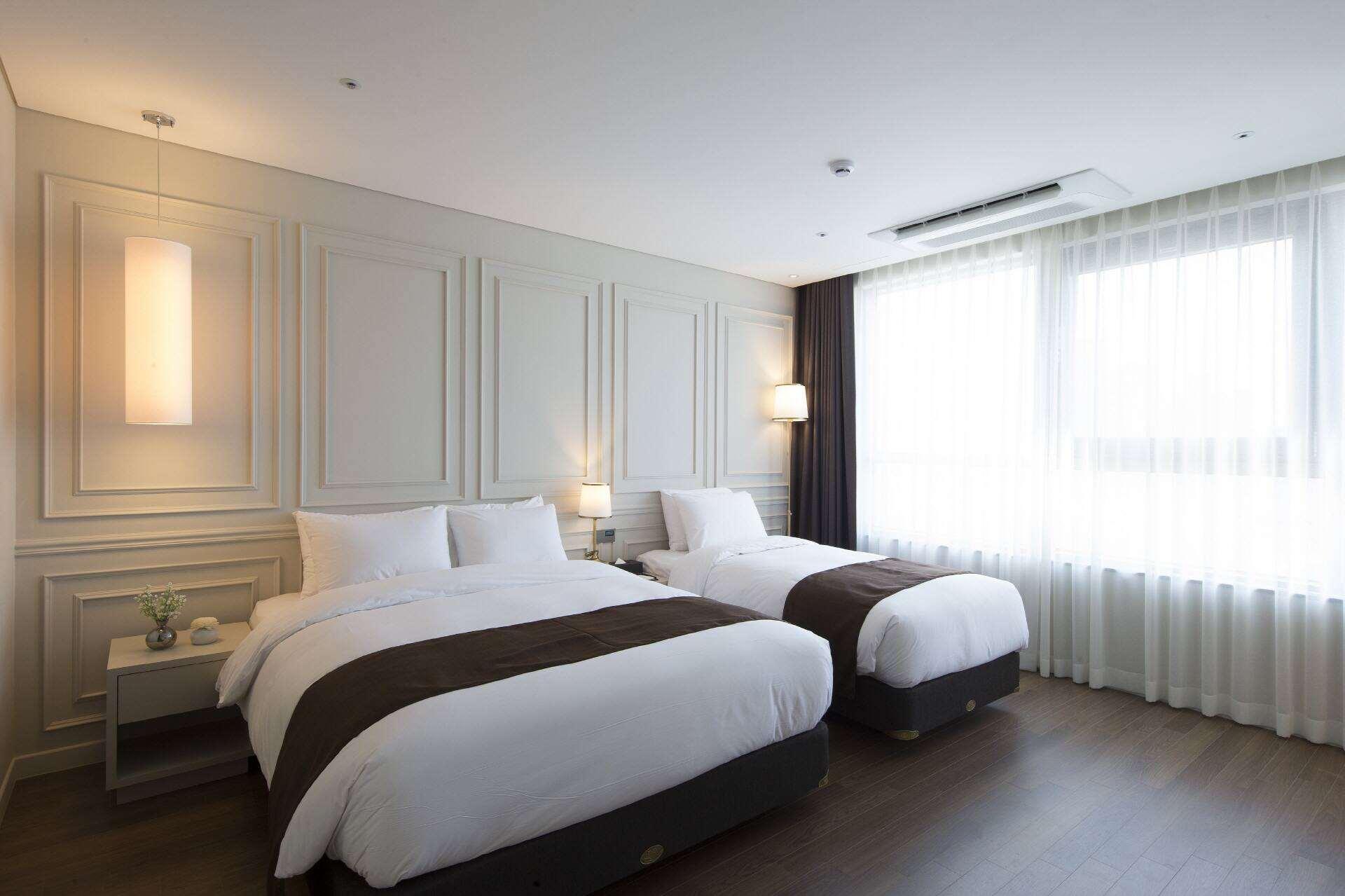 Ramada By Wyndham Daejeon Hotell Exteriör bild