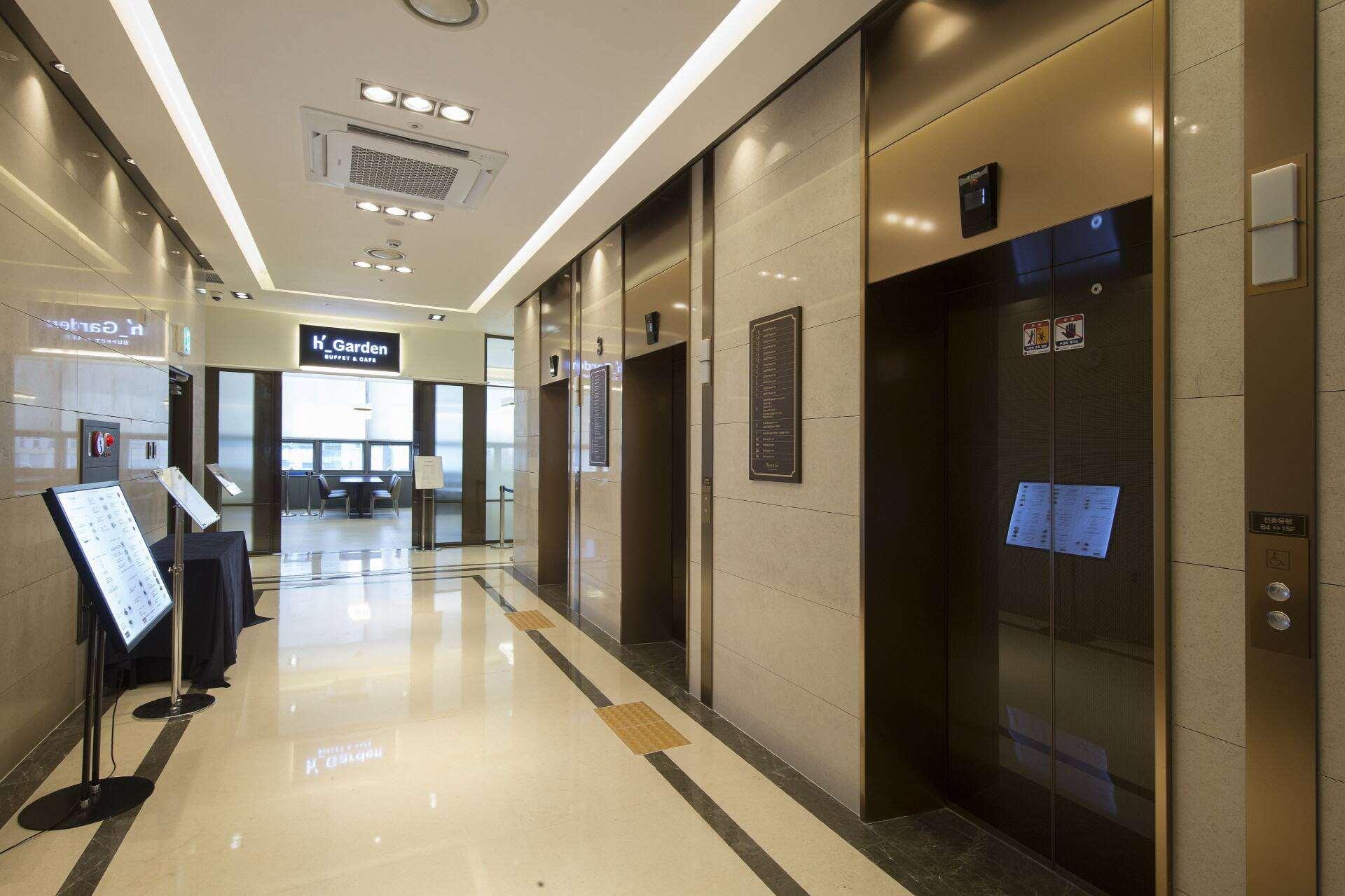Ramada By Wyndham Daejeon Hotell Exteriör bild