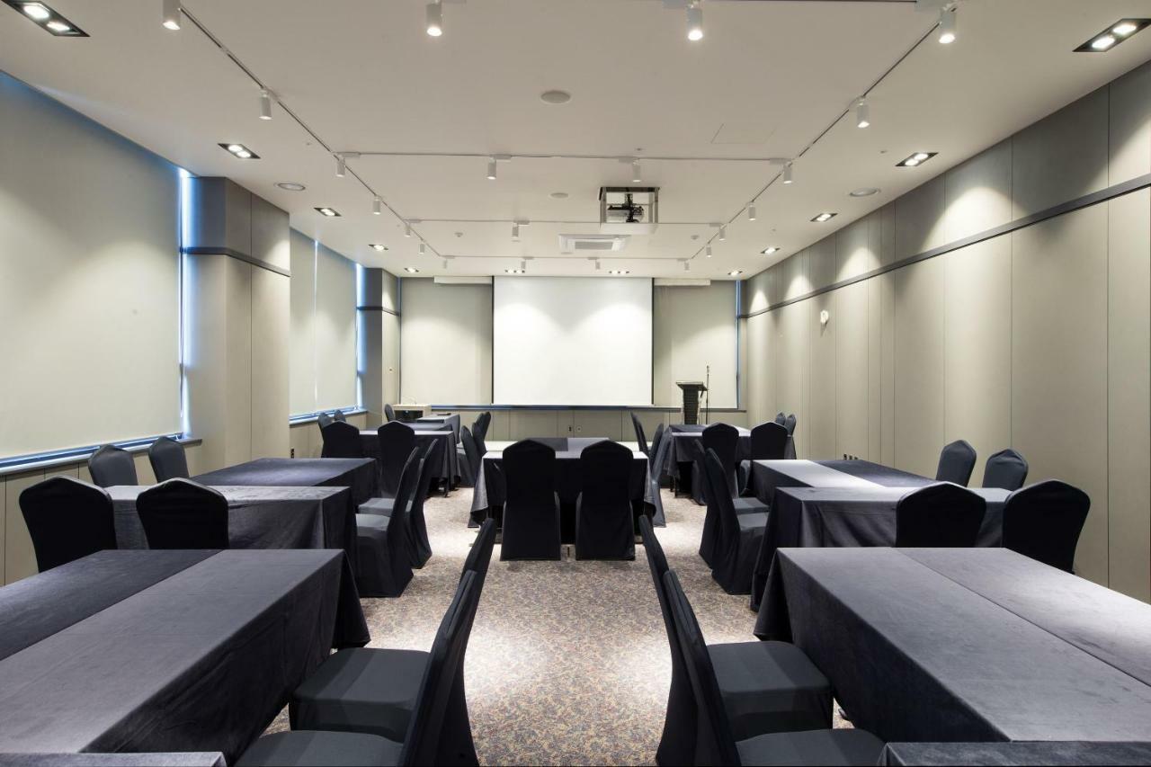 Ramada By Wyndham Daejeon Hotell Exteriör bild